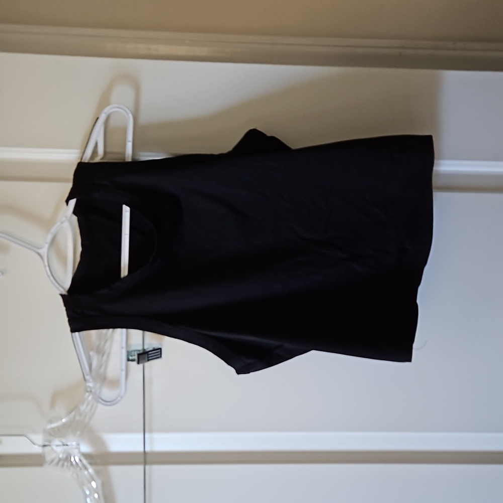 075 NWOT Shein tank top